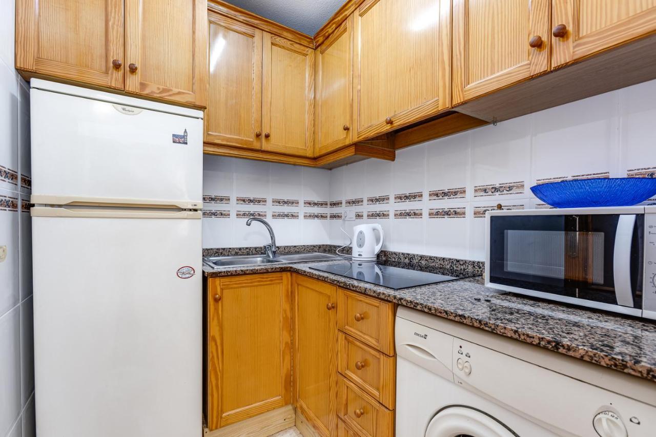 Apartment Caballero De Rodas Torrevieja Bagian luar foto