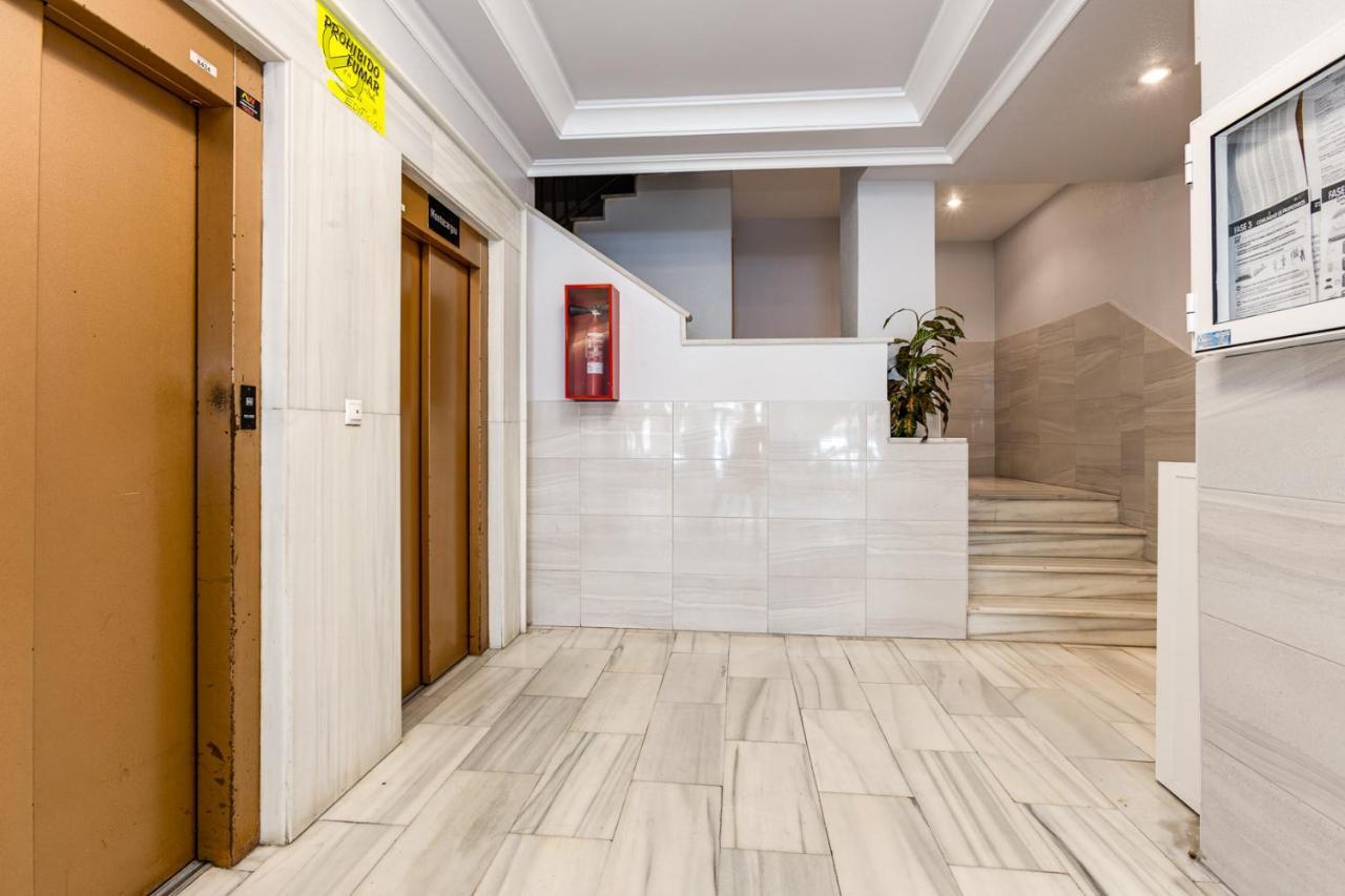 Apartment Caballero De Rodas Torrevieja Bagian luar foto
