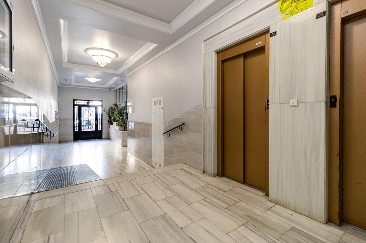 Apartment Caballero De Rodas Torrevieja Bagian luar foto